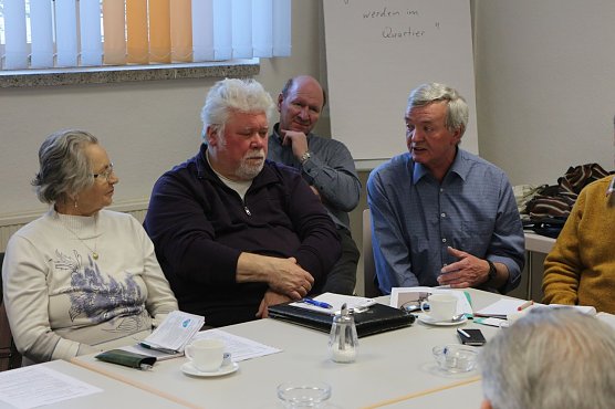 Bauamtsleiter Jens Kohlhause (rechts) zu Besuch im Seniorenbeirat (Foto: Angelo Glashagel)