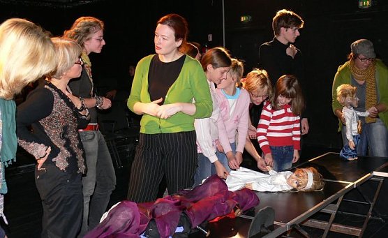 Im Theater (Foto: I. Kühn) Im Theater (Foto: I. Kühn)