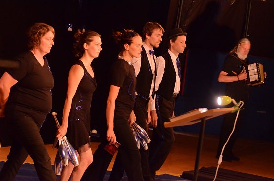 Geschichte einmal anders erleben - neben der Ausstellung wird es auch Workshops und B&uuml;hnenprogramm geben (Foto: Studio 44 e.V.)