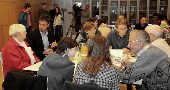 Gespr&auml;che mit Zeitzeugen (Foto: Stadtverwaltung Nordhausen)