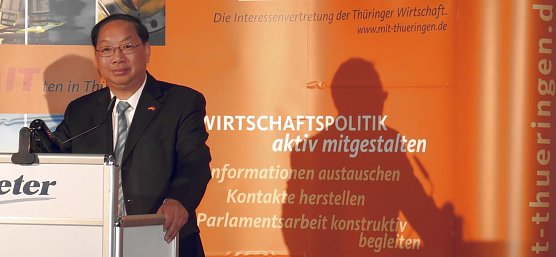 Botschafter Shi Mingde bei seiner Rede (Foto: nnz)