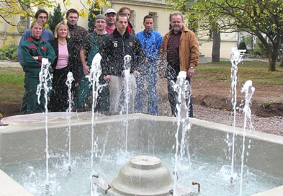 Brunnen plätschert (Foto: psv) Brunnen plätschert (Foto: psv)