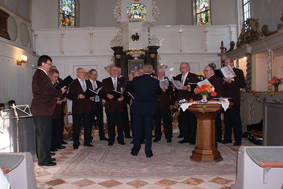 Frühjahrstradition in Kleinwerther (Foto: Hans-Joachim Matzelle) Frühjahrstradition in Kleinwerther (Foto: Hans-Joachim Matzelle)