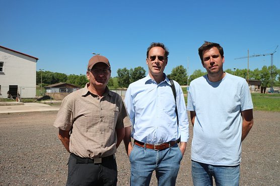 Dr. Sven Schmidt, James Howard und Dr. Thomas Kammerer (Foto: Angelo Glashagel)