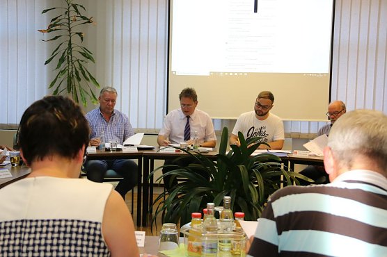 Letzter Stadtrat f&uuml;r Ellrichs B&uuml;rgermeister Matthias Ehrhold (Mitte). (Foto: Susanne Schedwill)
