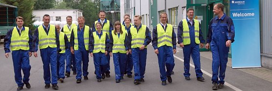 Auf dem Weg zur Betriebsbegehung (Foto: nnz)
