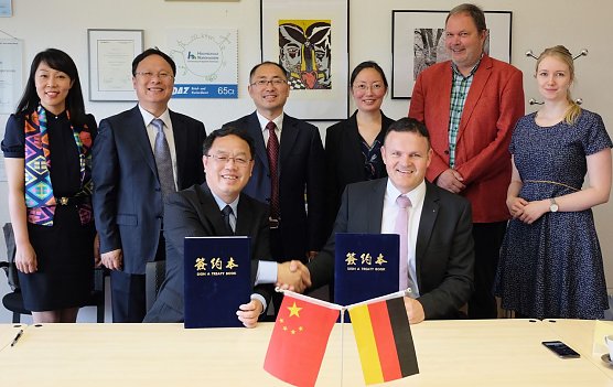 Unterschrieben (Foto: Hochschule Nordhausen)