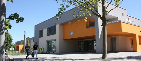 Blick auf das Regenbogenhaus (Foto: nnz)