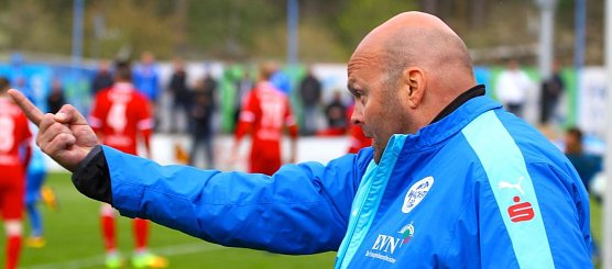 Er kann auch fordern - Wacker-Pr&auml;sident Nico Kleofas (Foto: Bernd Peter)