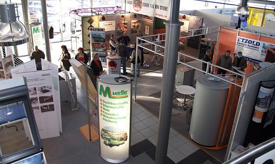 Blick in die Ausstellungshalle (Foto: nnz)