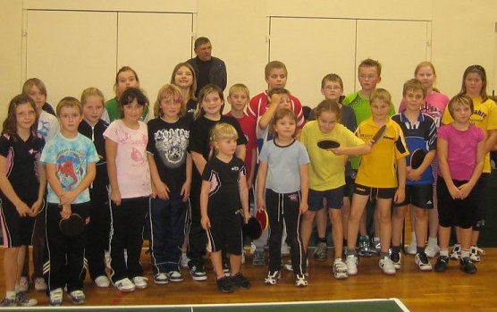 Alle Teilnehmer der 27. TT-Ortsmeisterschaften in Sundhausen (Foto: privat)