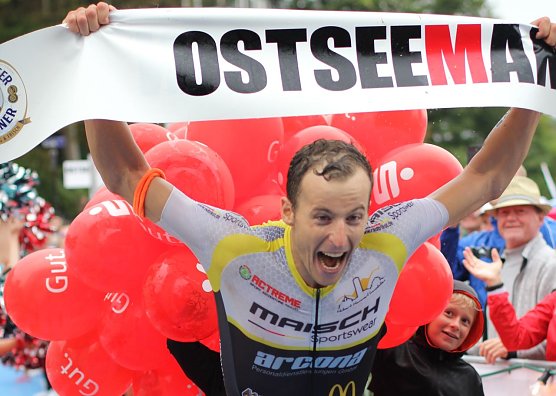 Christian Altstadt bei seinem Sieg in Gl&uuml;cksburg  (Foto: Niels Peter Binder)