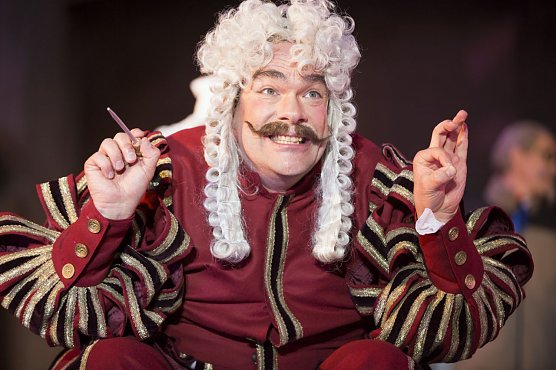 Michael Tews � hier als B&uuml;rgermeister van Bett in Zar und Zimmermann bei den Th&uuml;ringer Schlossfestspielen Sondershausen � singt den Falstaff in Die lustigen Weiber von Windsor (Foto: Tilmann Graner)