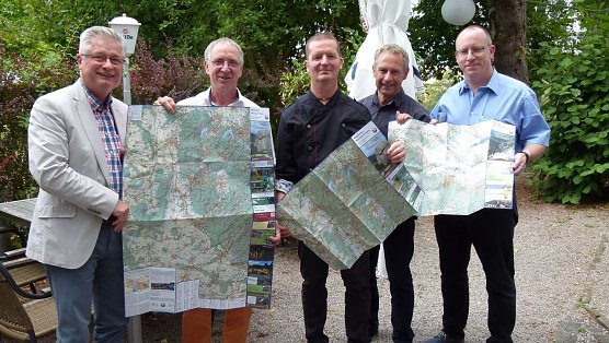 Neue Karte pr&auml;sentiert (Foto: Reuter/RVH)