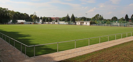 Neuer Rasenplatz wird freigegeben (Foto: Stadtverwaltung Nordhausen)