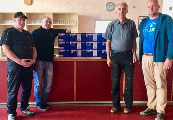 Neue Gl&auml;ser f&uuml;r das DGH (Foto: privat)