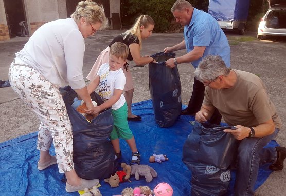 P&auml;ckchenaktion Kinder-helfen-Kindern" (Foto: privat)