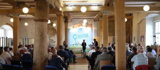 Ortsgespr&auml;ch in Heringen (Foto: Angelo Glashagel)