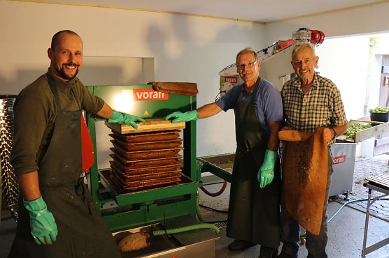 v.l.: Alexander Ibe, Bernd Buchwald, Eberhard Ibe (Foto: Angelo Glashagel)
