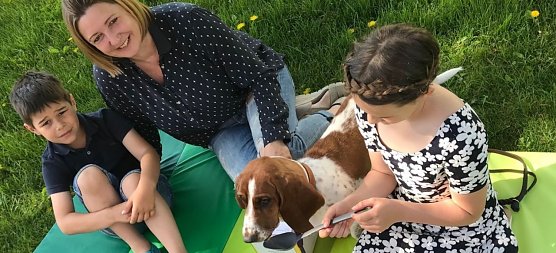 Hilde unterst&uuml;tzt P&auml;dagogin Katrin Eisfeld einmal in der Woche.  (Foto: privat/Schumann)