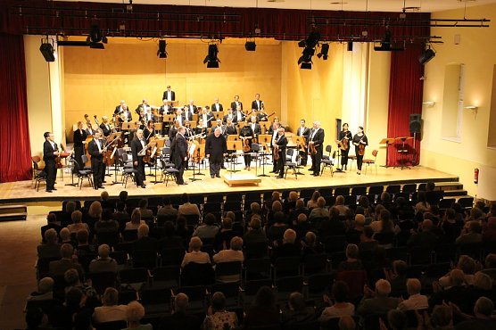 Virtuos im ersten Sinfoniekonzert (Foto: Karl-Heinz Herrmann)