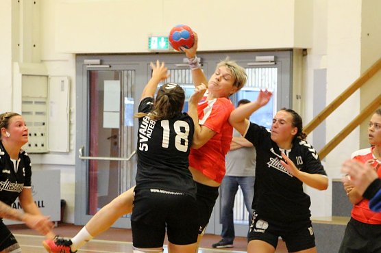 Gro&szlig;artiges Comeback nach fast acht Jahren Handballpause: Angelina Walter trifft gleich siebenmal (Foto: Uwe Tittel)