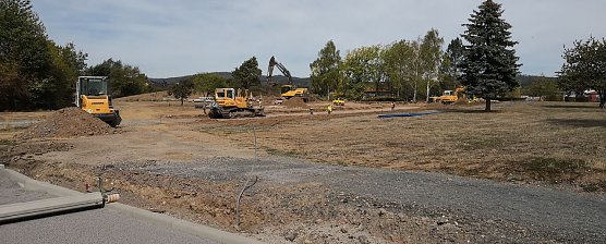 Hier entsteht die neue Werkseinfahrt (Foto: Knauf )