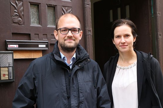 "Wir haben alle T&uuml;ren aufgemacht" - Carsten Grimme und Katharina H&ouml;hne von der Johanniter-Unfall-Hilfe (Foto: Angelo Glashagel)