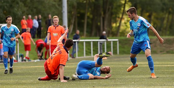 Foul von Hofmann (Eilenburg) gegen Sailer (Foto: M. Liedke)