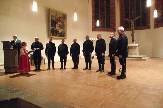In der Blasiikirche begeisterten gestern der Chor der Ural-Kosaken und der Nordh&auml;user M&auml;nnerchor (Foto: Kurt Frank)