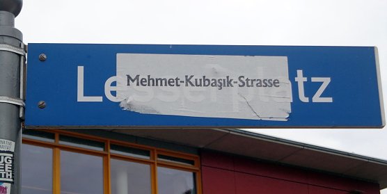 Seit drei Monaten &uuml;berklebt (Foto: Hans-Georg Backhaus)