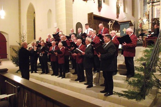 Beindruckende Umrahmung (Foto: Kurt Frank)