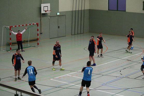 Spannendes Derby im Handball (Foto: Karl-Heinz Herrmann)