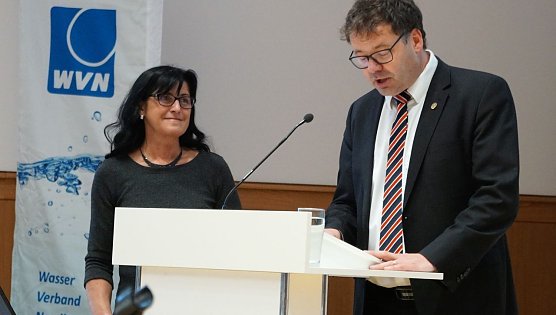 Carmen Lis und Frank Rostek berichteten in ihren Reden von der guten Entwicklung des Wasserverbandes in den vergangenen 25 Jahren. (Foto: WVN)