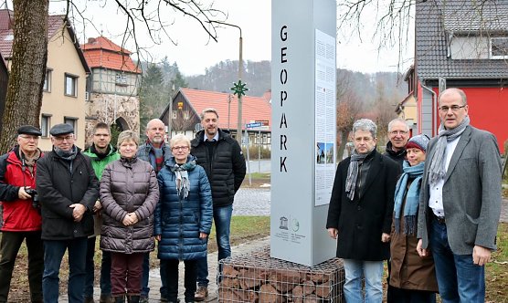 Stele in Neustadt (Foto: J. Piper)