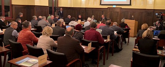 Blick in den Plenarsaal (Foto: nnz)