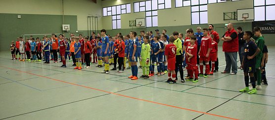 Überraschung beim D-Junioren im Hallencup 2019 (Foto: Karl-Heinz Herrmann) Überraschung beim D-Junioren im Hallencup 2019 (Foto: Karl-Heinz Herrmann)