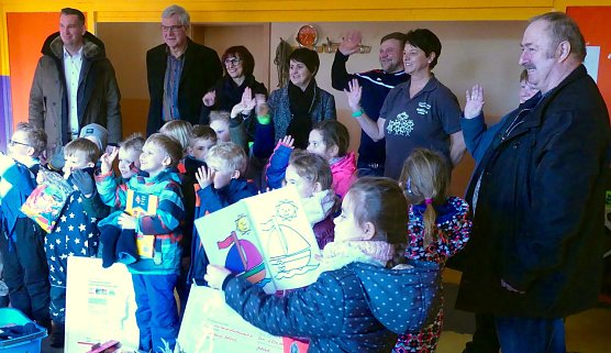 Obst f&uuml;r Sollstedter Kita (Foto: KSB)