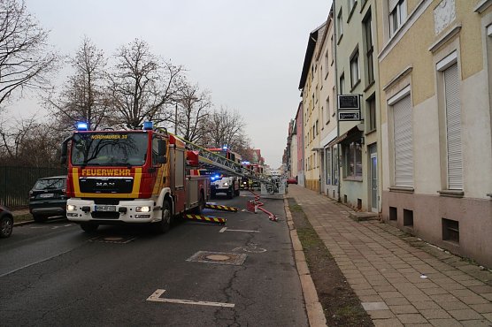 Feuerwehreinsatz in der Oscar-Cohn-Straße (Foto: Angelo Glashagel) Feuerwehreinsatz in der Oscar-Cohn-Straße (Foto: Angelo Glashagel)