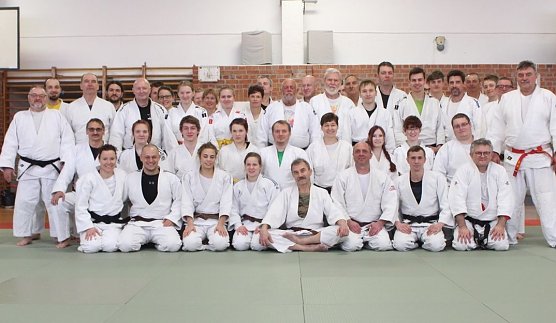 Die Teilnehmer des Kata-Seminars (Foto: privat)