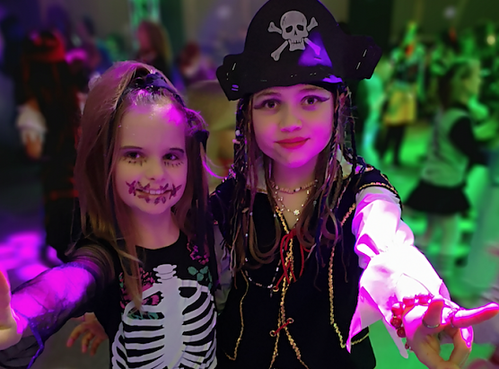 Schulfasching der Grundschule Am F&ouml;rstemannweg (Foto: Susanne H&ouml;ch)