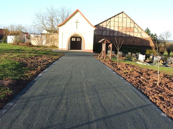 Sanierte Trauerhalle (Foto: Gemeinde Hohenstein) Sanierte Trauerhalle (Foto: Gemeinde Hohenstein)