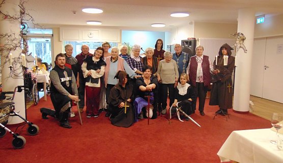 Ritterschmaus im Sonnenhof (Foto: Danny Kais) Ritterschmaus im Sonnenhof (Foto: Danny Kais)