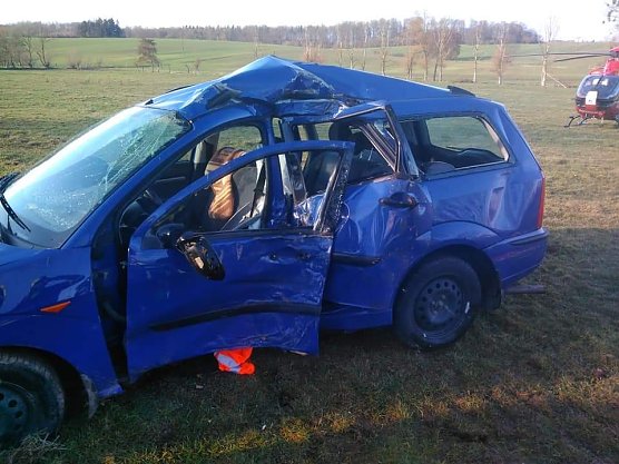 Eingeklemmter Fahrer wurde schnell befreit (Foto: Feuerwehr Hohenstein)