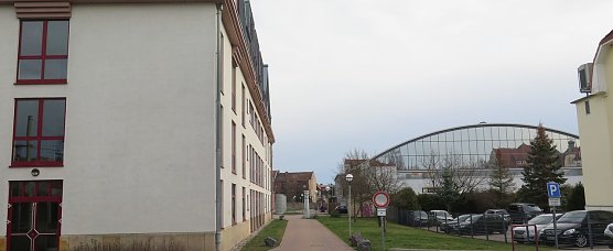 Landratsamt und Wiedigsburghalle (Foto: nnz)