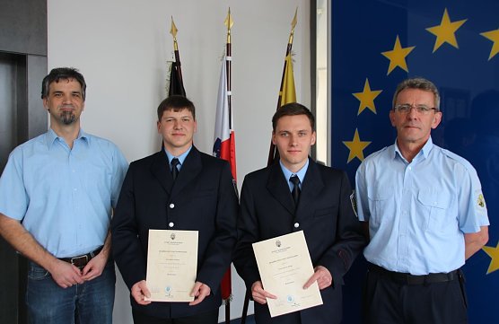 v.l.n.r.: Oberb&uuml;rgermeister Kai Buchmann, Brandmeister Martin B&uuml;hling, Brandmeister Patrick Richter und Thomas Schink&ouml;th, kommissarischer Amtsleiter Brand- und Katastrophenschutz (Foto: Pressestelle Stadt Nordhausen)