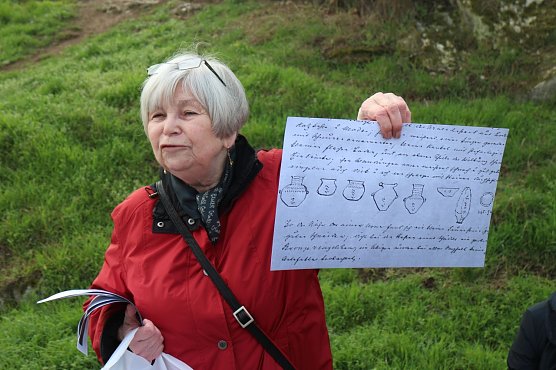 Heidelore Kneffel berichtete &uuml;ber Hermann Arnolds Ausgrabungen am Solberg (Foto: Angelo Glashagel)