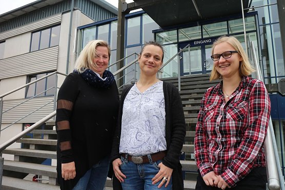 Haben jeden Tag mit "Europa" zu tun: Corina Kieber, Claudia Reich und Jessica Bock (Foto: Angelo Glashagel)