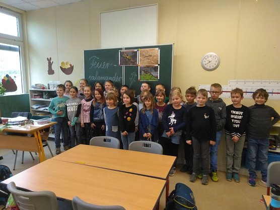 Die beiden zweiten Klassen der Heinz-Sielmann-Schule (Foto:  Nena Weiler/LPV)
