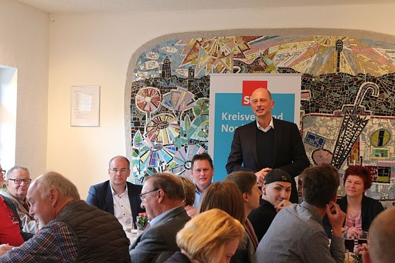 Gastredner Wolfgang Tiefensee (Foto: Angelo Glashagel) Gastredner Wolfgang Tiefensee (Foto: Angelo Glashagel)